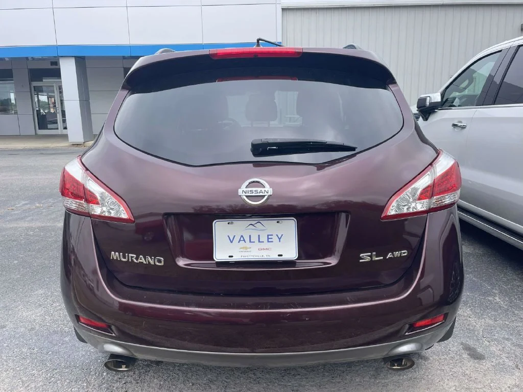 Used 2014 Black Nissan SL image 6