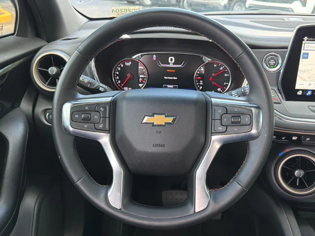 Used 2023 IRIDESCENT PEARL TRICOAT Chevrolet Premier image 24