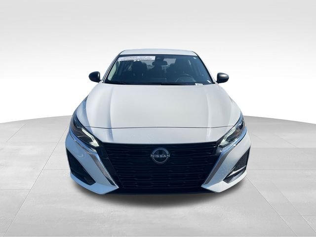 Used 2025 White Nissan 2.5 SV image 8