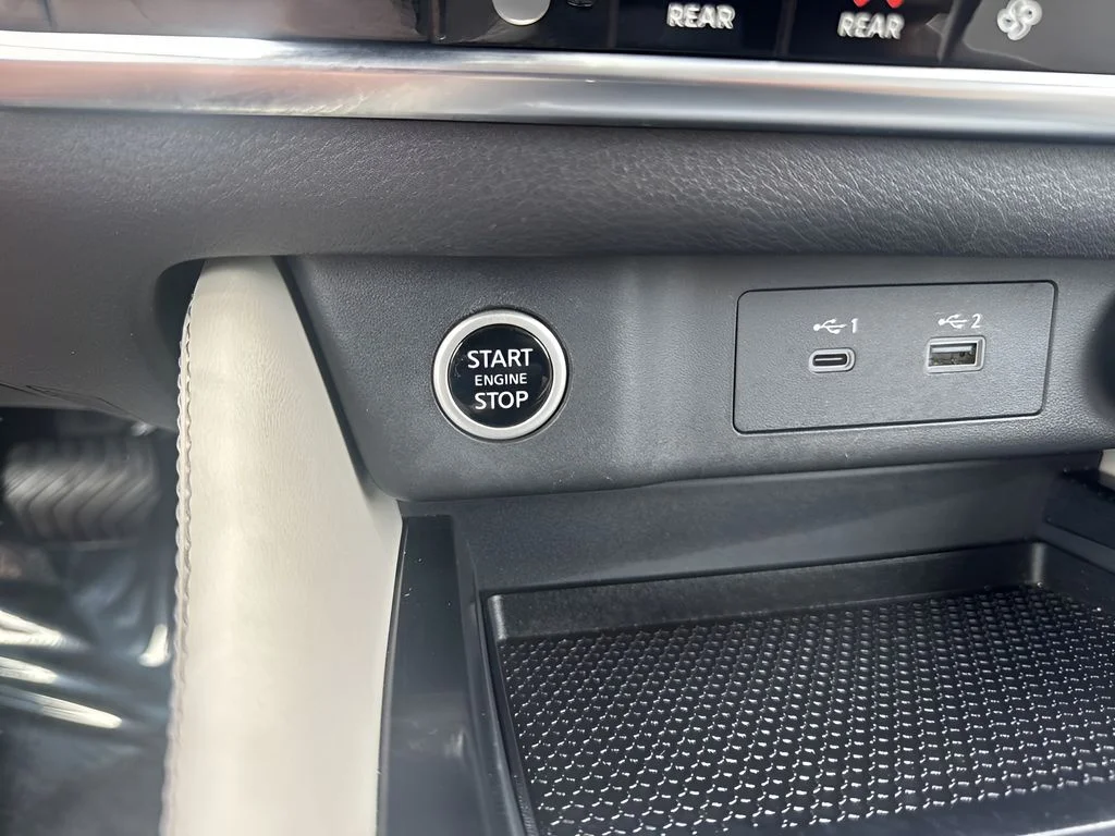 Used 2023 White Nissan SL image 22