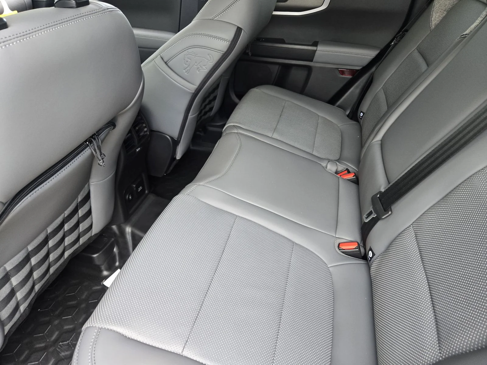 New 2026 Azure Gray Metallic Tri-Coat Ford Badlands® image 18