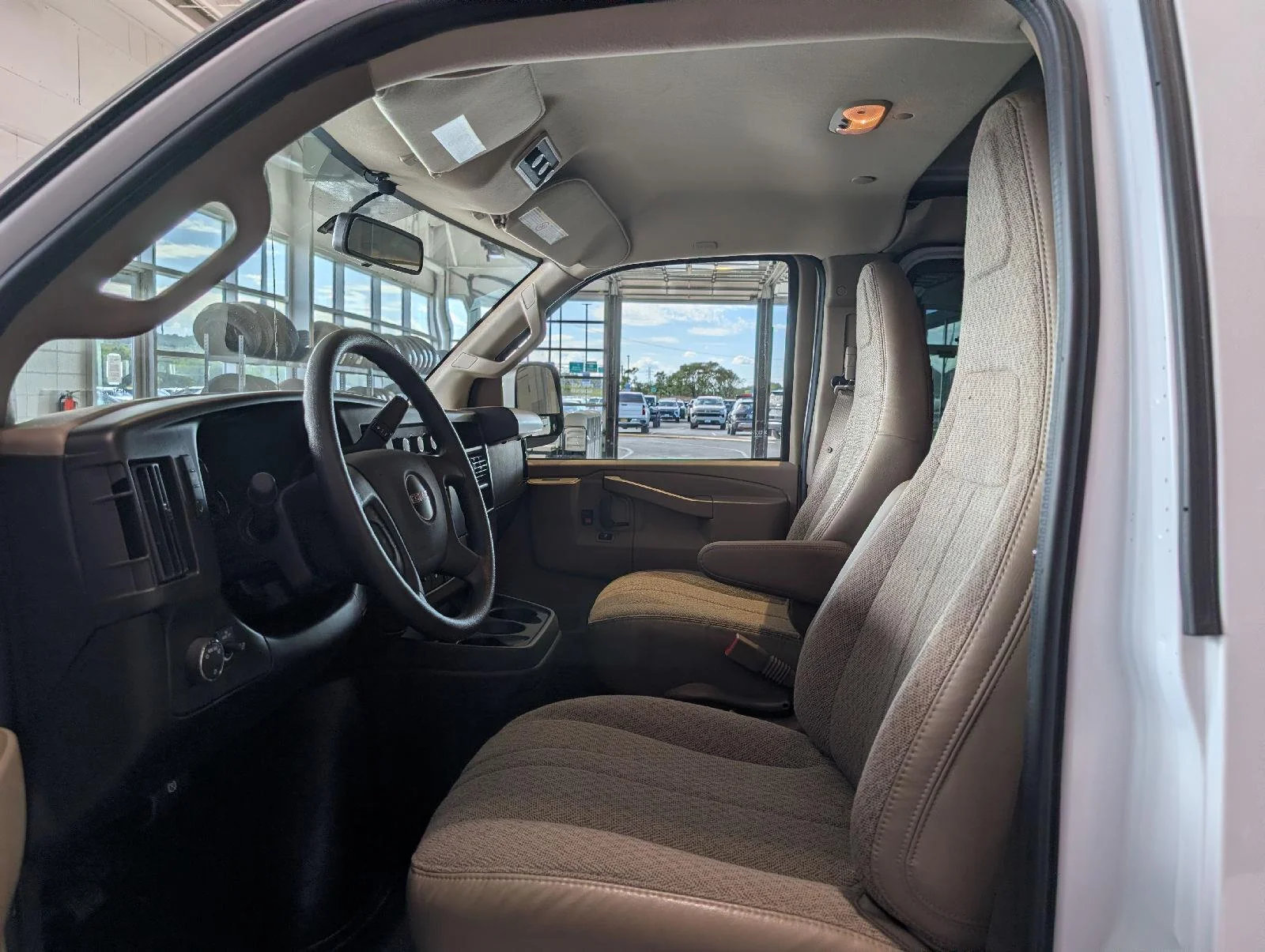 Used 2025 Summit White GMC Work Van image 15