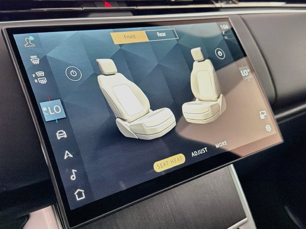 New 2027 Fuji White Land Rover SE image 21