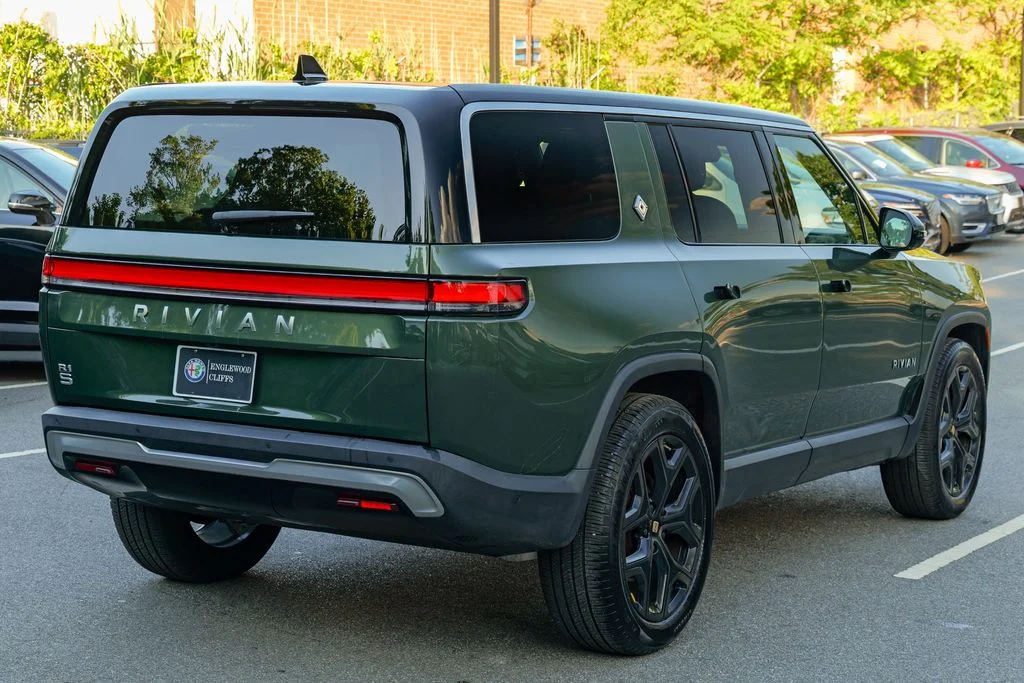 Used 2025 Green Rivian Adventure Dual Motor Standard Pack image 7