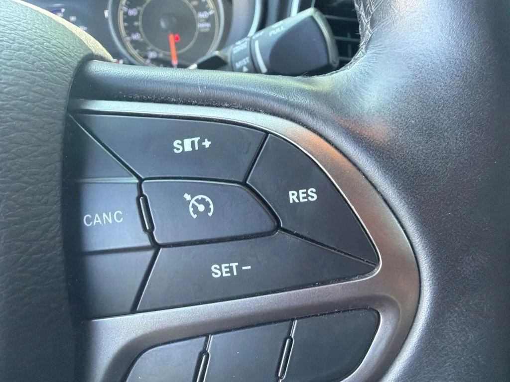 Used 2019 Gray Jeep Limited image 33