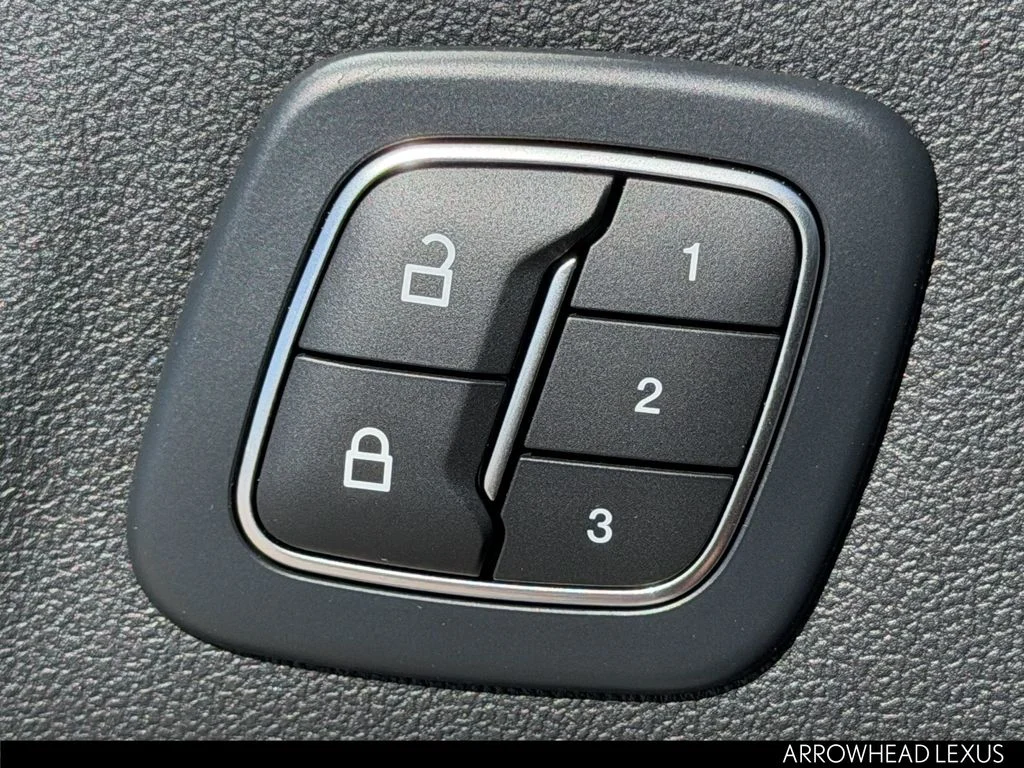 Used 2023 White Ford Platinum image 20