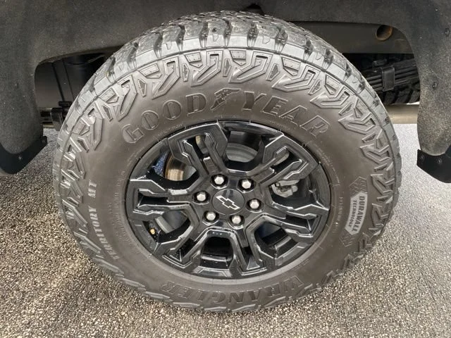 2024 Chevrolet Silverado 1500 ZR2 - Photo 11