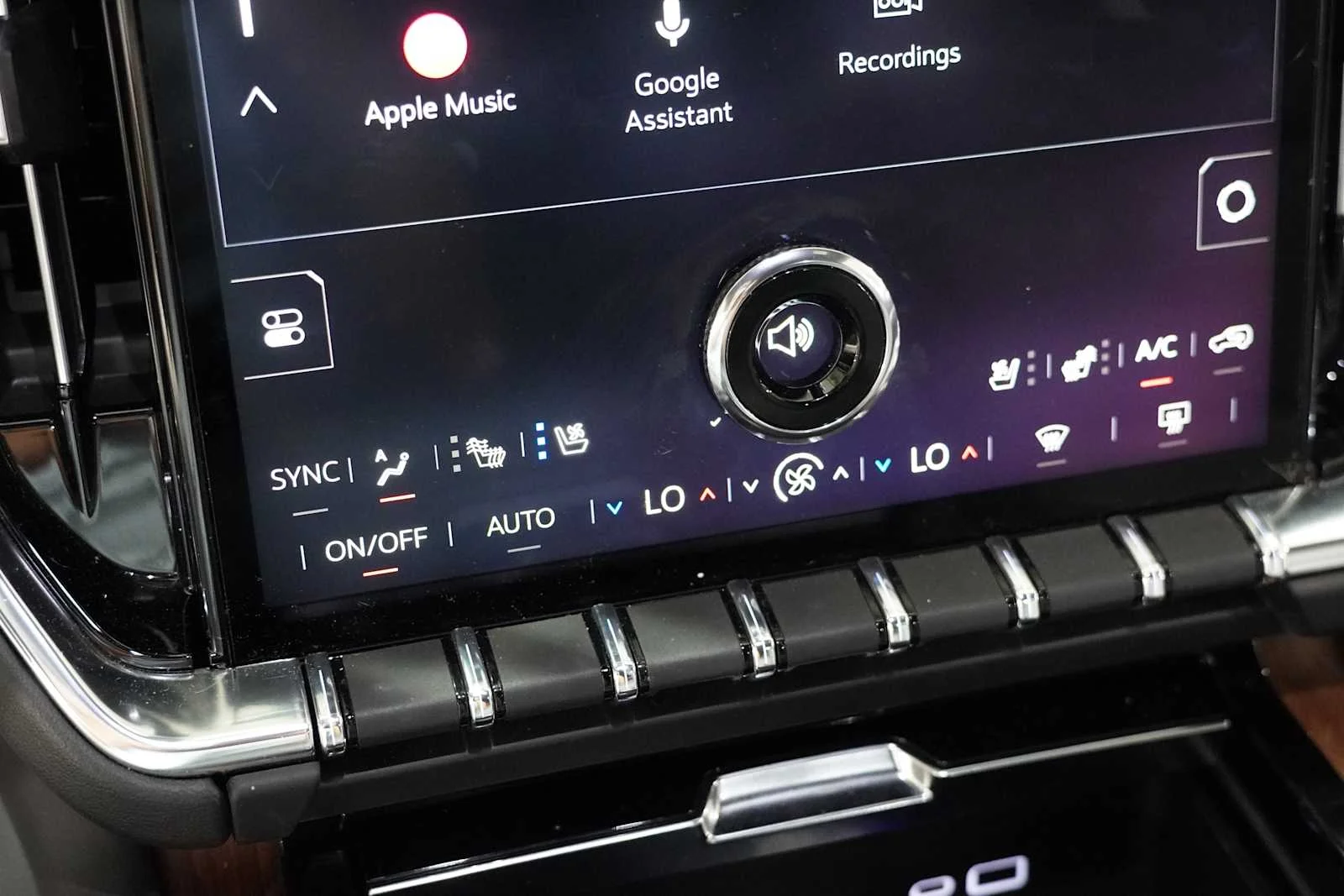 Used 2025 Sterling Metallic GMC Denali image 17