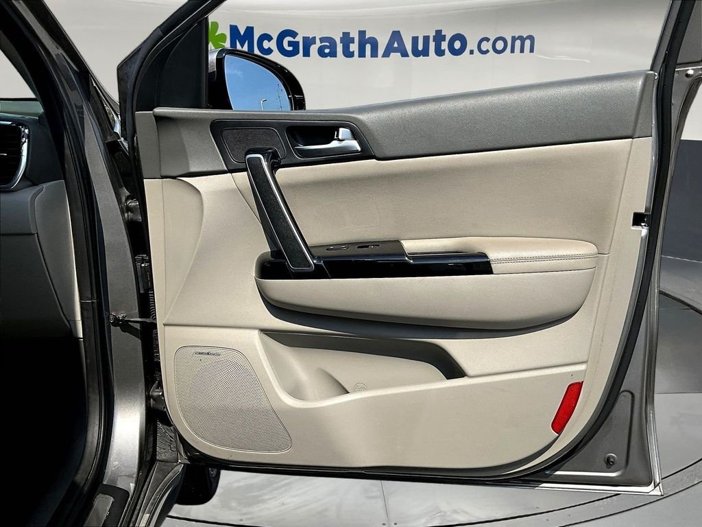 Used 2019 Silver Kia SX image 32