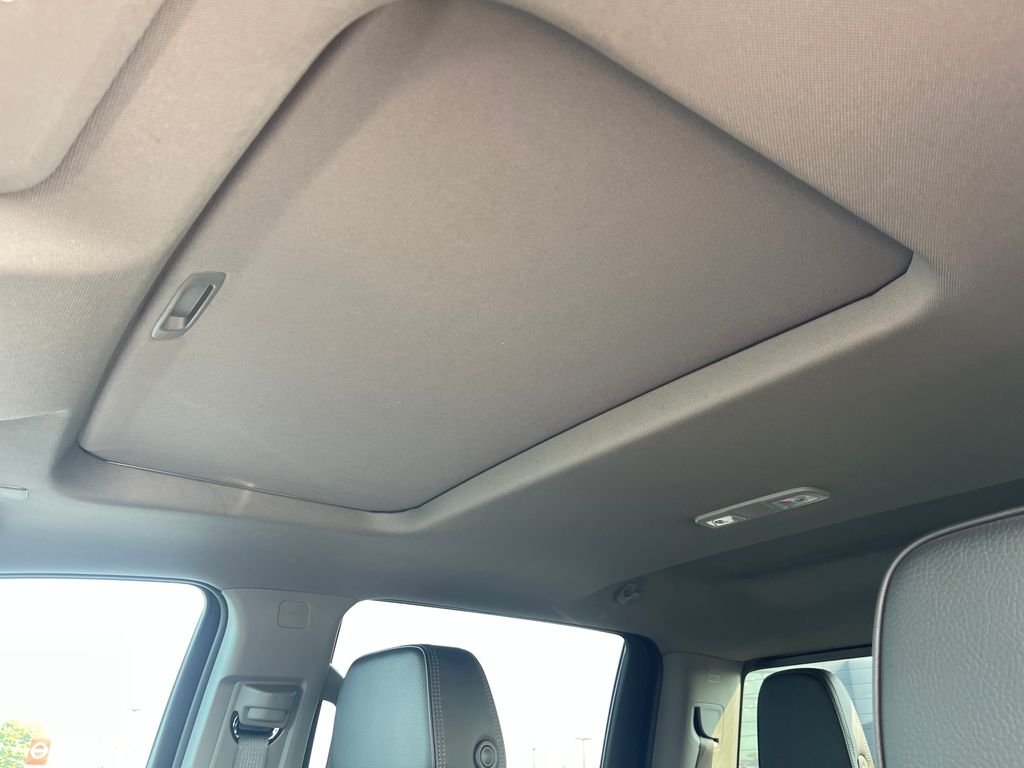 Used 2025 Black GMC Denali image 25