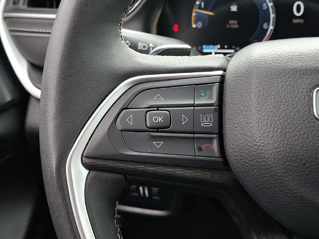 Used 2025 Black Jeep Laredo image 21