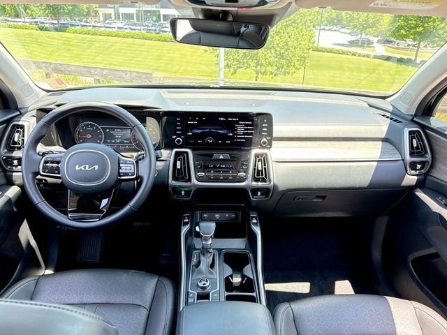 Used 2023 Black Kia EX image 21