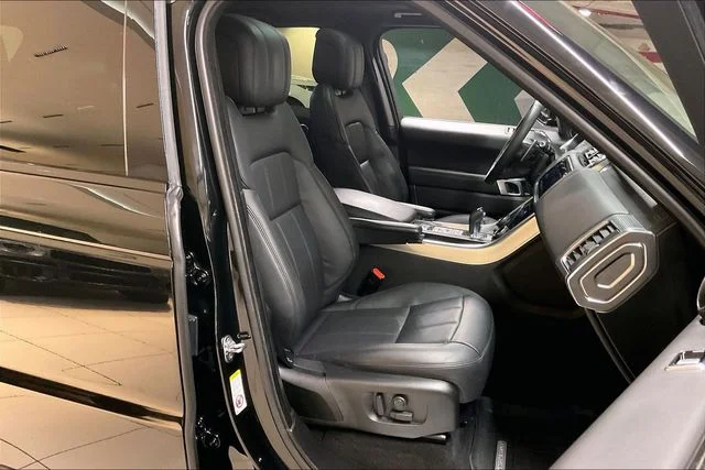 Used 2022  Land Rover HSE Dynamic image 6