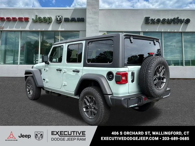 New 2026 Earl Clearcoat Jeep Sport S image 2