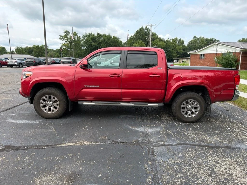 Used 2017 Red Toyota SR5 image 3
