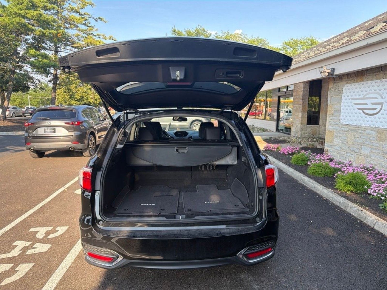 Used 2018 Crystal Black Pearl Acura Base image 5