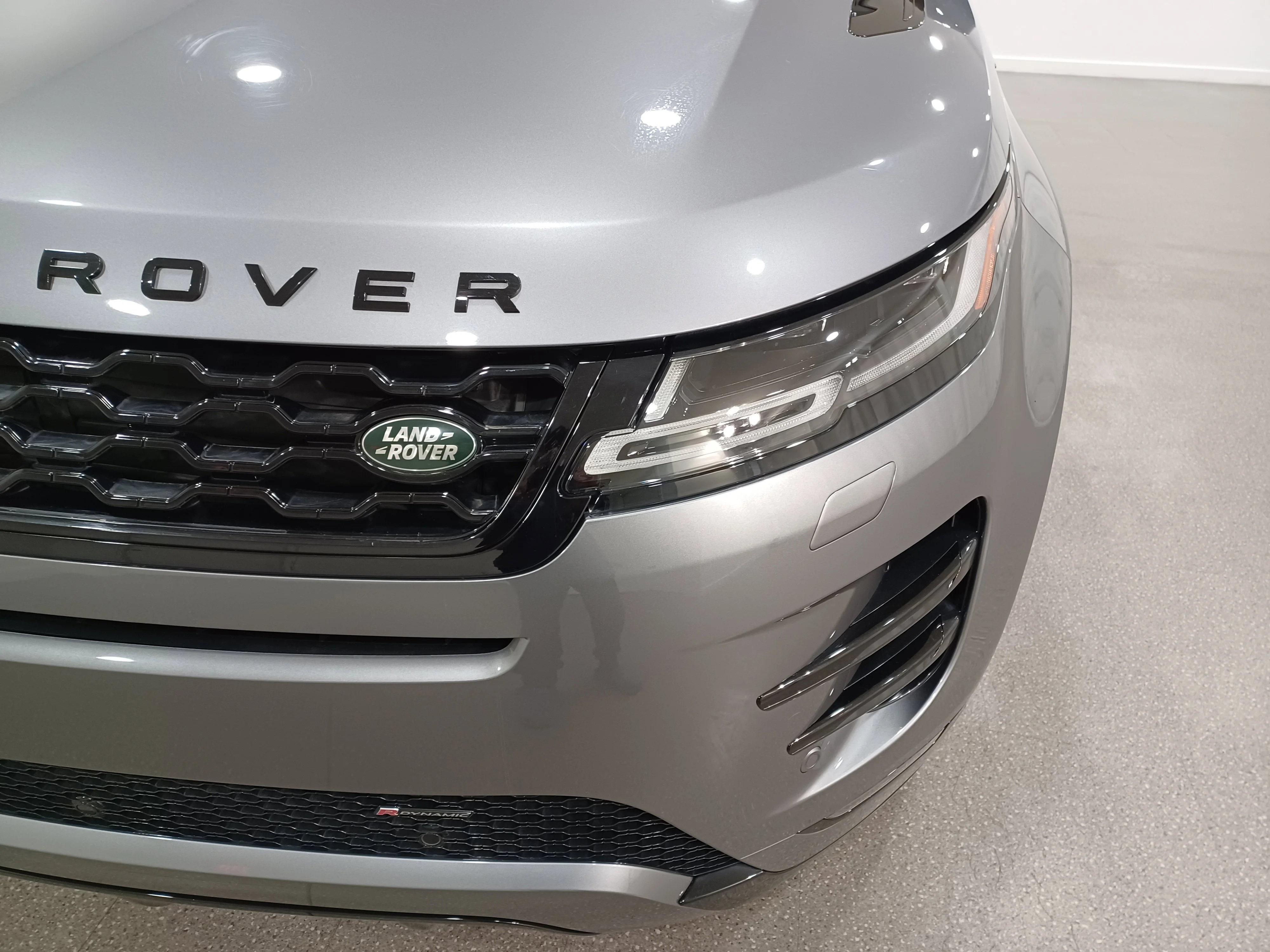 Used 2023 Eiger Grey Metallic Land Rover P250 R-Dynamic SE*Adaptive Cruise | Nav | Pano Roof | Htd Wheel | Htd Leather | Lane Keep Assist image 5