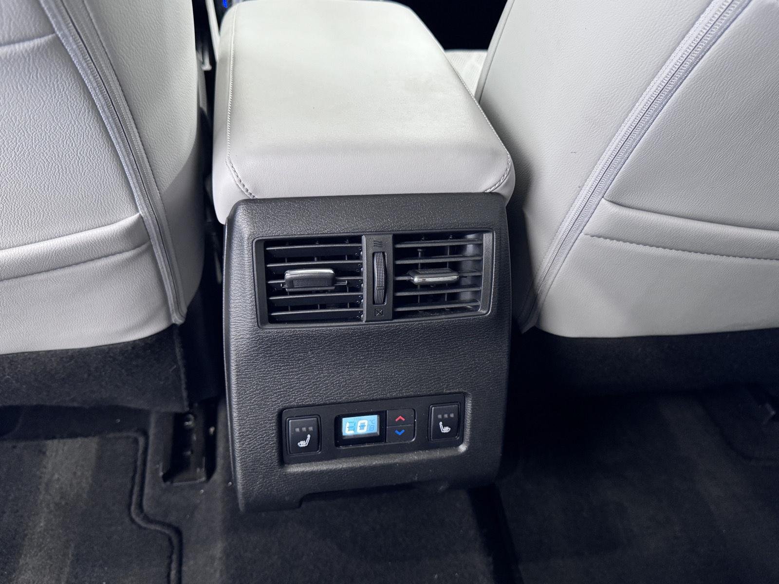 2025 Mitsubishi Outlander SEL - Photo 24