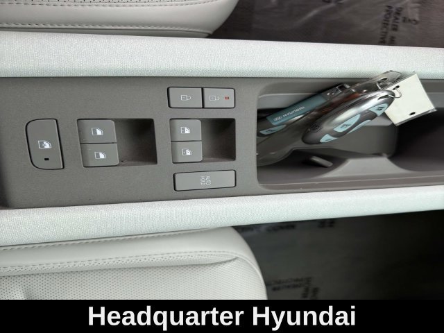 Used 2024 Silver Hyundai SEL image 29