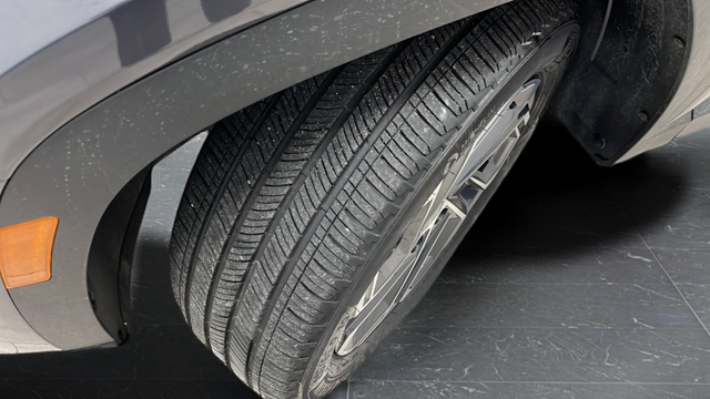 Used 2025 Titanium Gray Hyundai Limited image 40