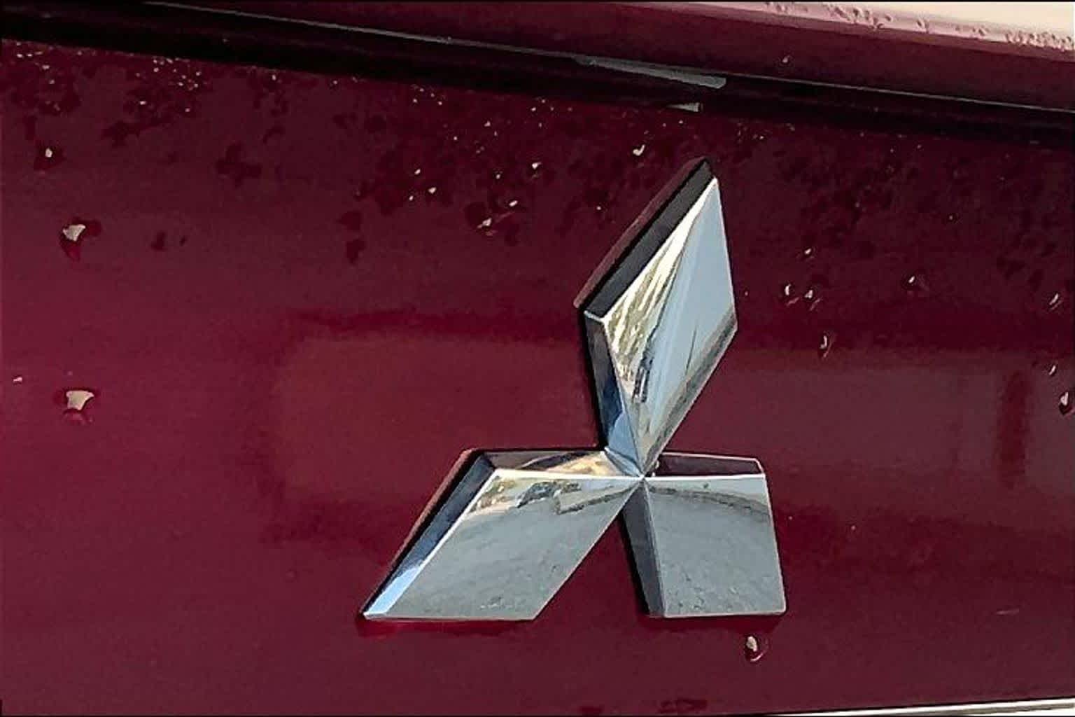 Used 2024 Wine Red Metallic Mitsubishi ES image 9