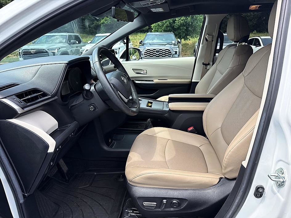 Used 2024 Pearl Toyota Limited image 11
