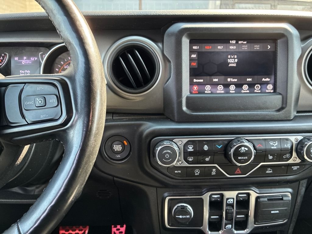 Used 2022 White Jeep Sport image 18