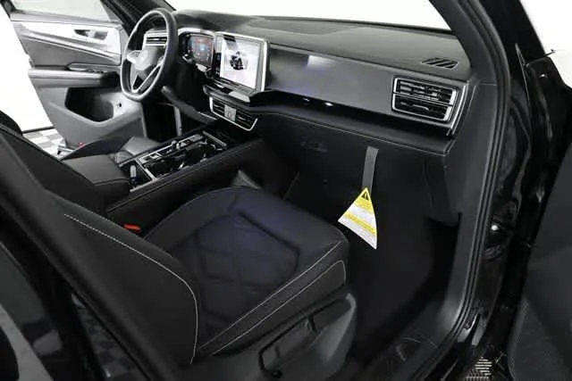 2026 Volkswagen Atlas Cross Sport SE w/Tech - Photo 17