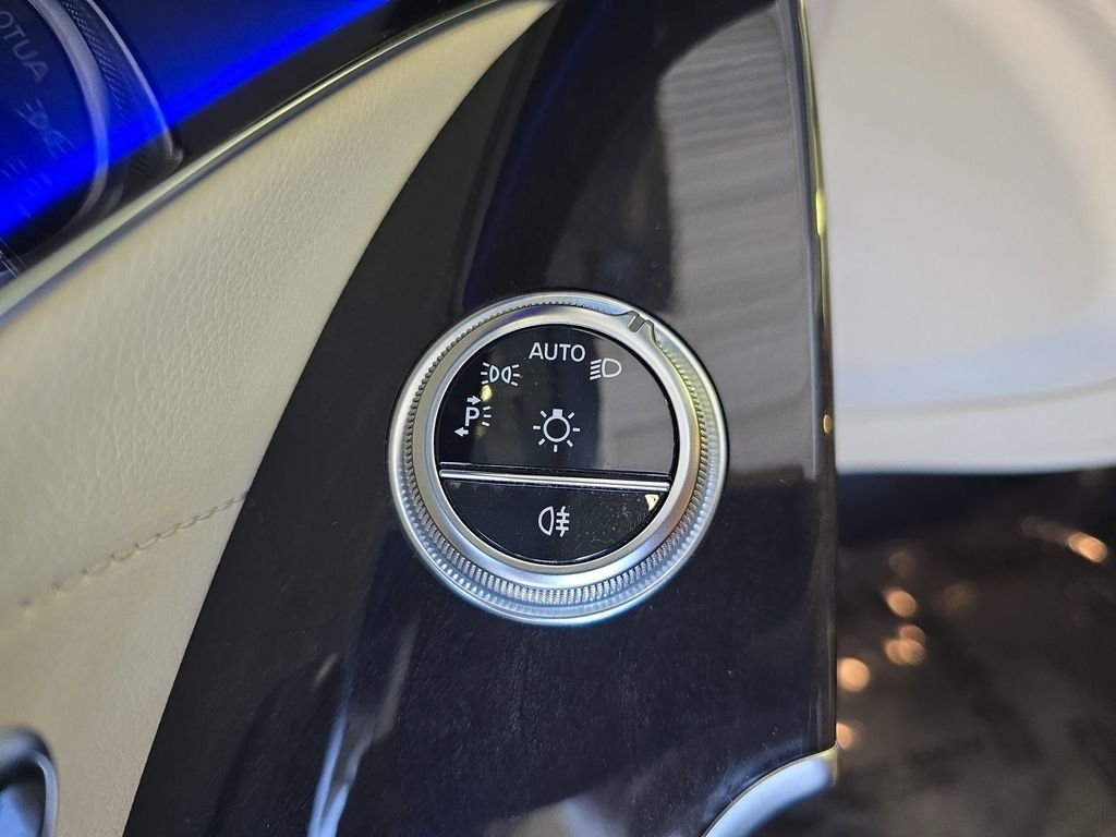 Certified Used 2023 White Mercedes-Benz S 580 image 29