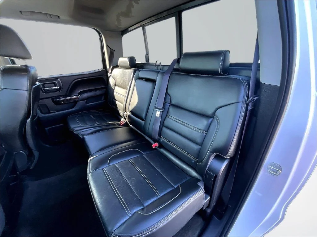 Used 2015 White GMC Denali image 24