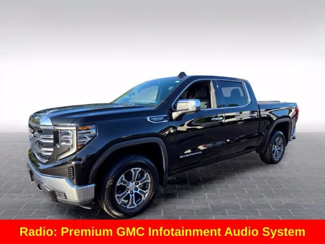 Used 2025 Onyx Black GMC SLT image 4