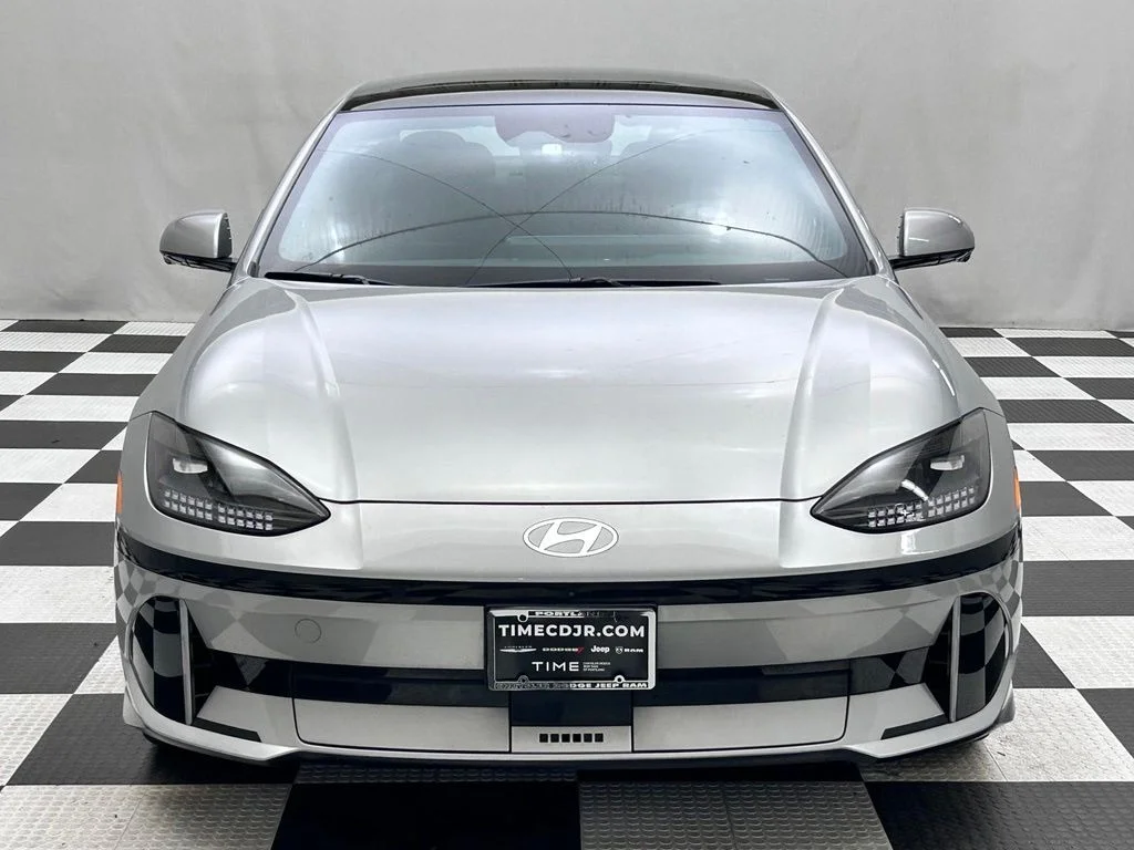 Used 2023 Silver Hyundai Limited image 3