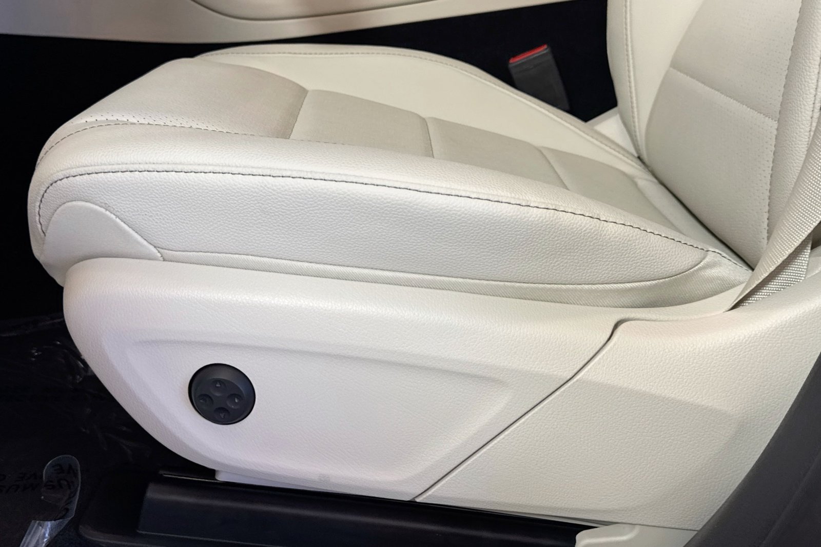 New 2026 Polar White Mercedes-Benz GLE 450 image 17