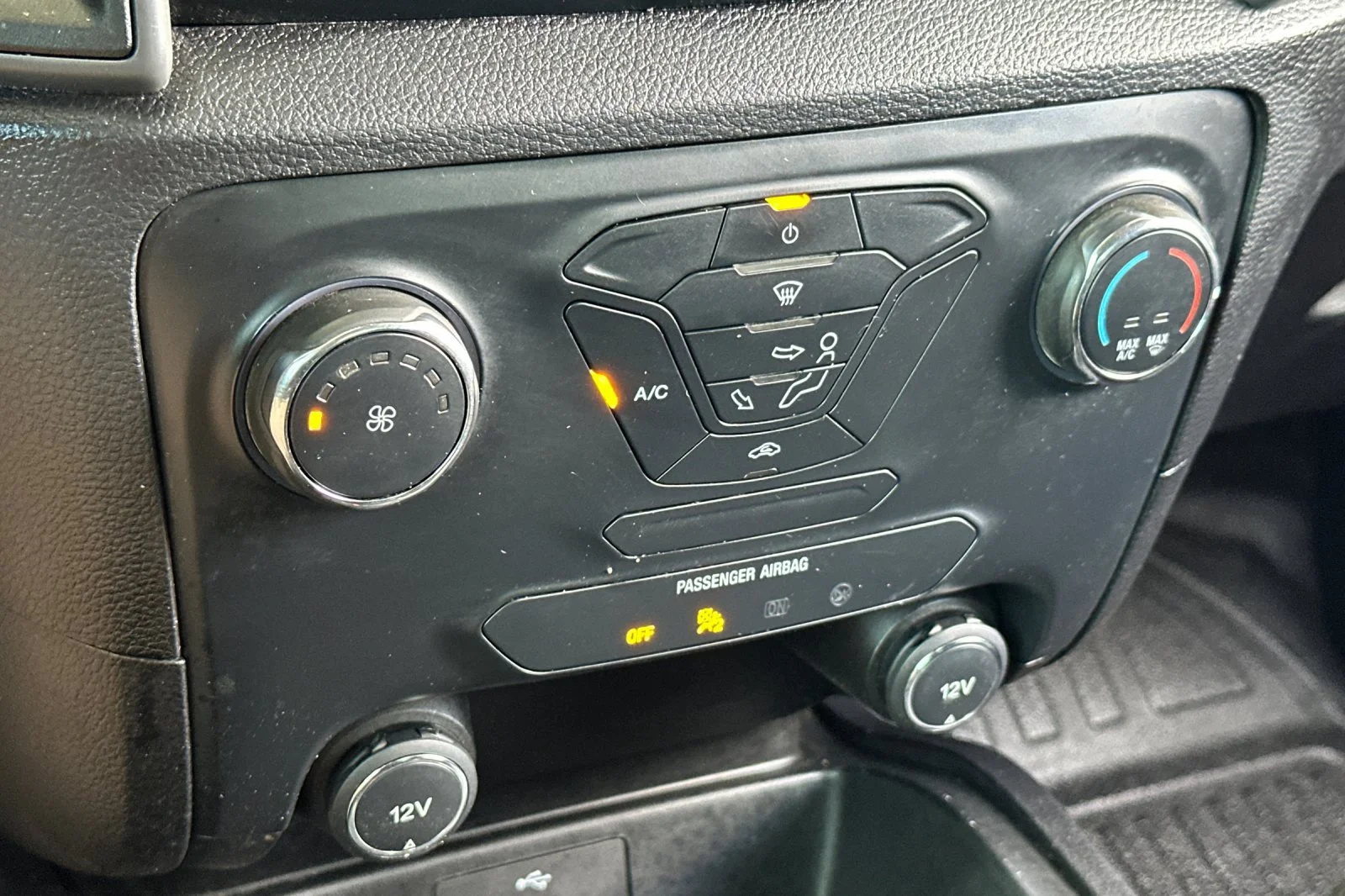 Used 2021 White Ford XL image 19