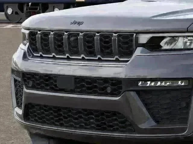 New 2026 Baltic Gray Metallic Clear-Coat Exterior Paint Jeep Limited image 64