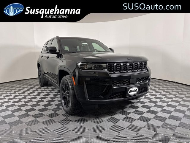 2026 Jeep Grand Cherokee Laredo Altitude