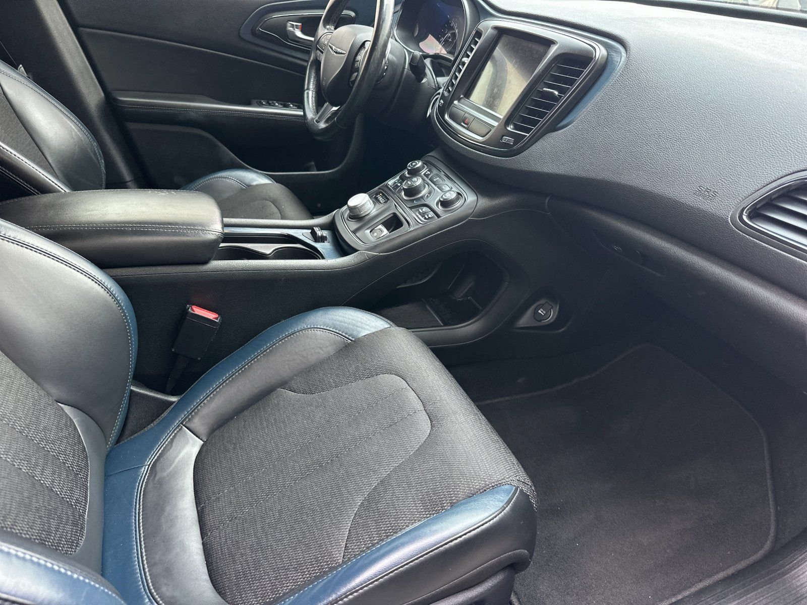 Used 2015 Bright White Clearcoat Chrysler S image 14