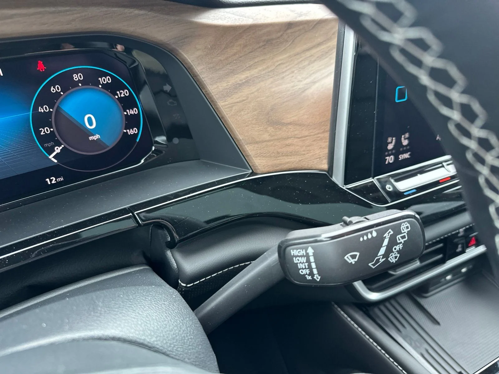 New 2026 Black Volkswagen 2.0T SE w/Technology image 48