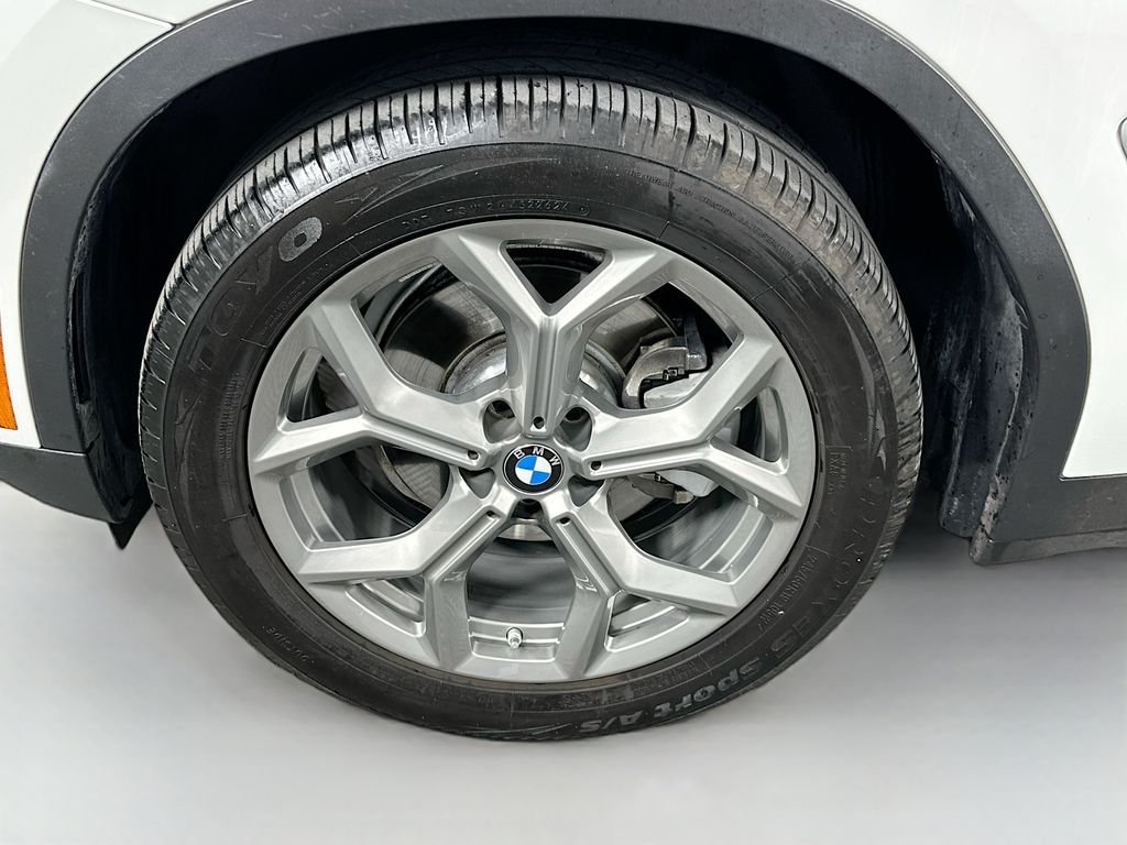 Used 2024 Mineral White Metallic BMW sDrive30i image 32