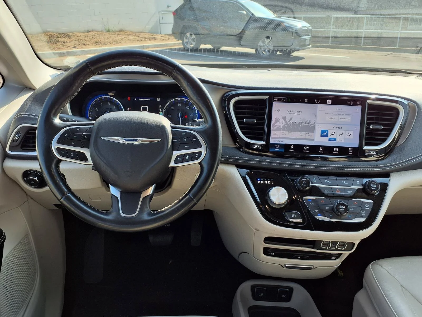 Used 2021 Luxury White Pearlcoat Chrysler Touring L image 5