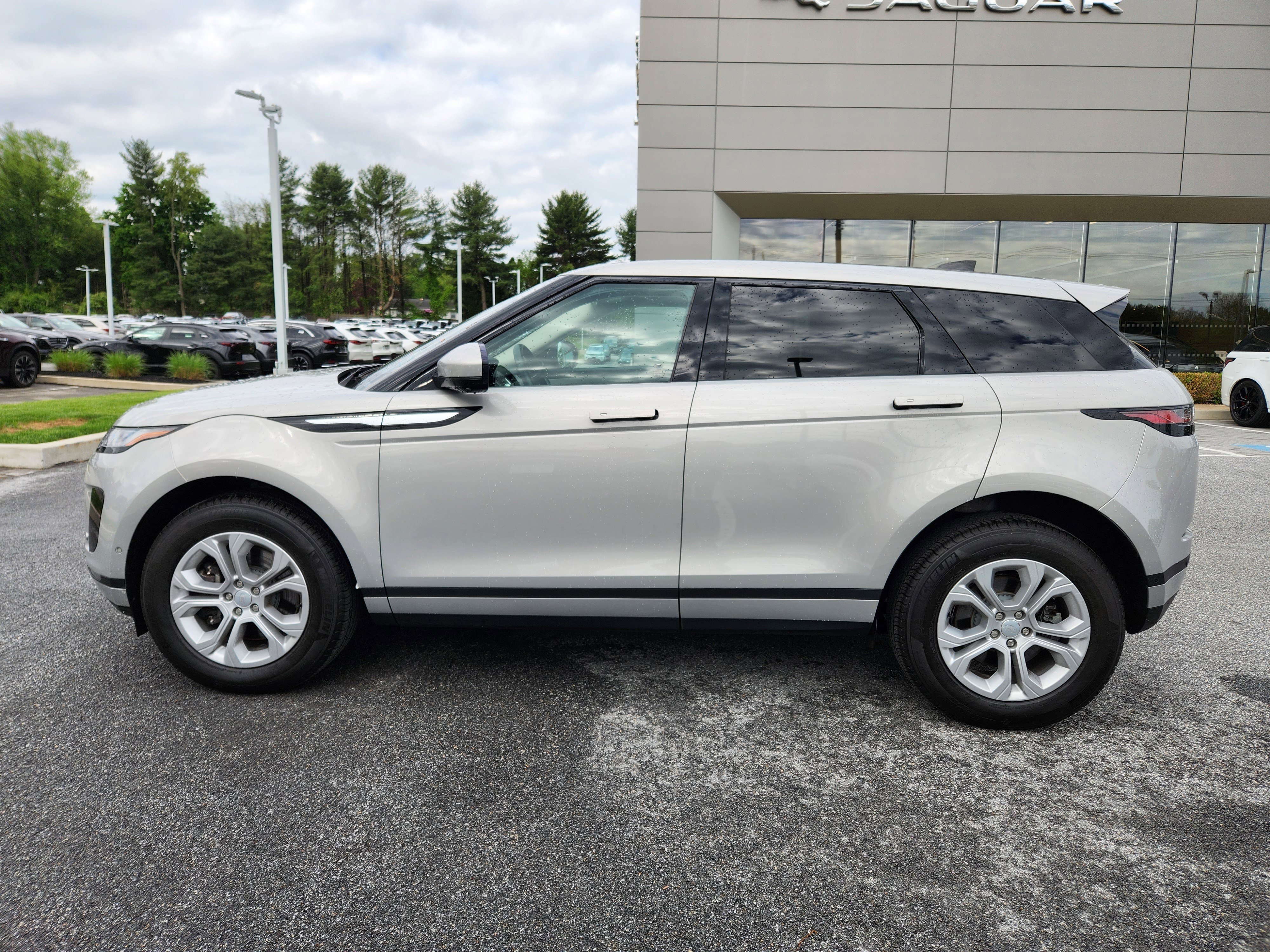 Used 2021 Seoul Pearl Silver Metallic Land Rover S image 5