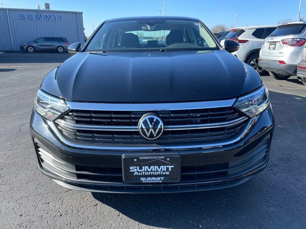 Used 2024 Deep Black Pearl Effect Volkswagen 1.5T S image 22