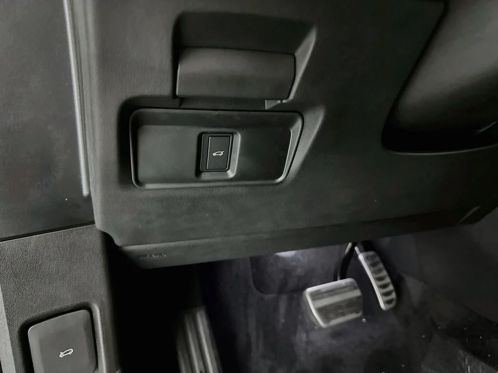 New 2026 Arroios Grey Land Rover Hoxton Edition image 10