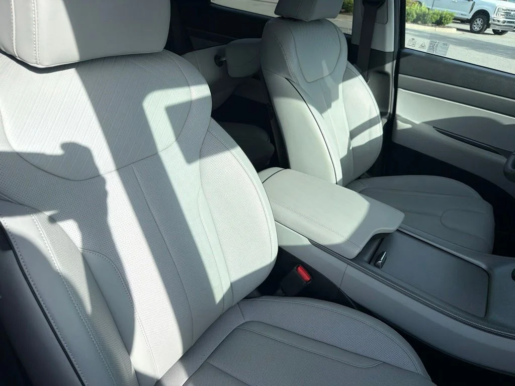 Certified Used 2025 Abyss Black Pearl Hyundai SEL image 29