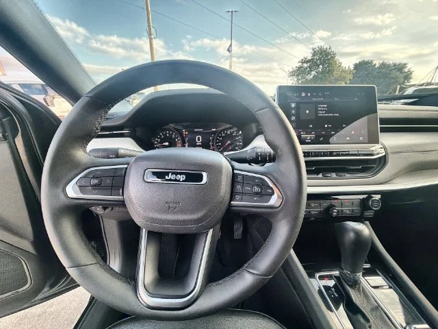 2025 Jeep Compass Limited - Photo 11
