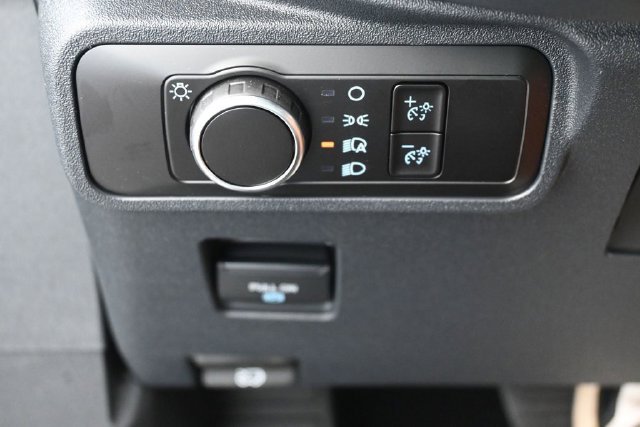 New 2026 Avalanche Gray Ford Base image 14