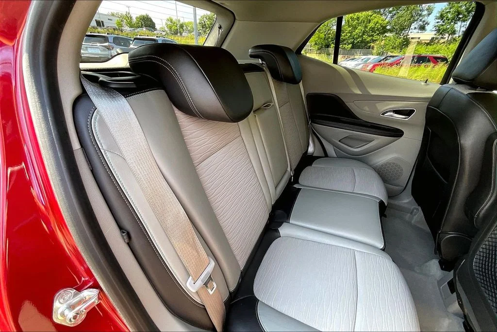 Used 2015 Red Buick Base image 26