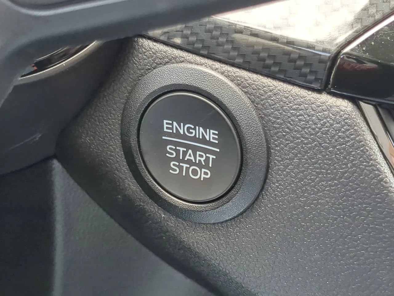 2025 Ford Escape ST-Line - Photo 25