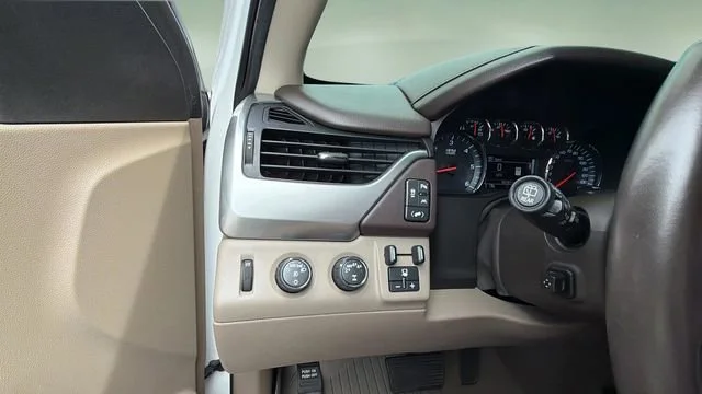 Used 2019 SUMMIT WHITE Chevrolet Premier image 22