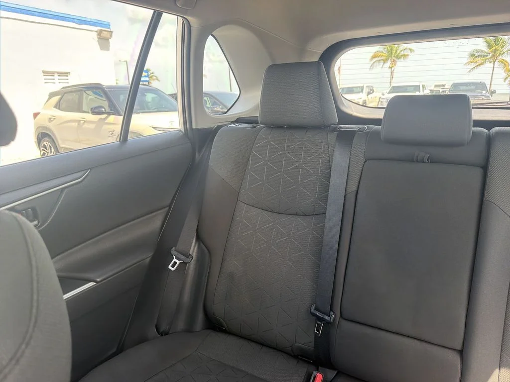 Used 2021 Silver Toyota XLE image 12